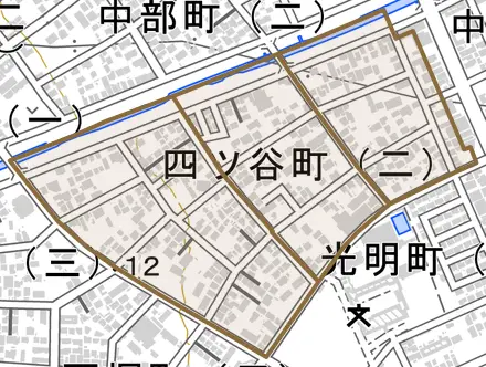 四ツ谷町とその周辺の地図。町の範囲を重ねている