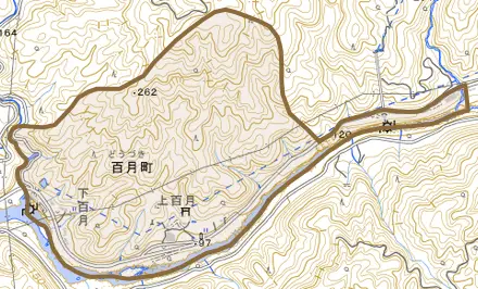 百月町とその周辺の地図。町の範囲を重ねている