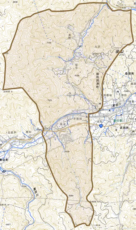 御所貝津町とその周辺の地図。町の範囲を重ねている