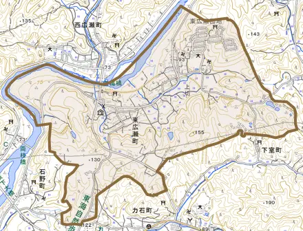 東広瀬町とその周辺の地図。町の範囲を重ねている