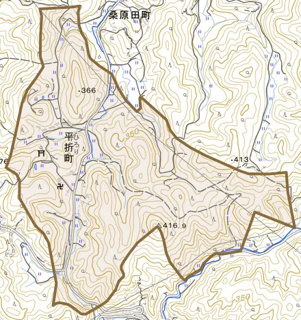 平折町とその周辺の地図。町の範囲を重ねている