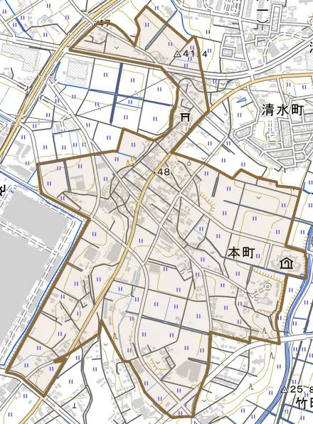 本町とその周辺の地図。町の範囲を重ねている