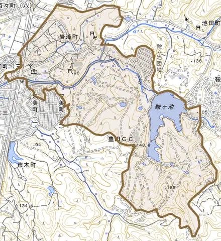 岩滝町とその周辺の地図。町の範囲を重ねている