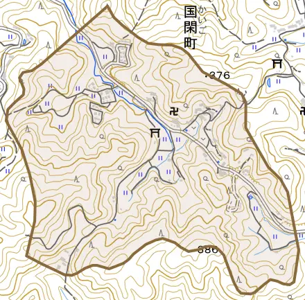 国閑町とその周辺の地図。町の範囲を重ねている