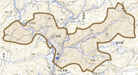 上仁木町とその周辺の地図。町の範囲を重ねている