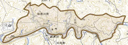 加茂川町とその周辺の地図。町の範囲を重ねている