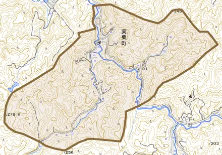 実栗町とその周辺の地図。町の範囲を重ねている