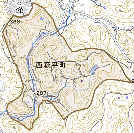 西萩平町とその周辺の地図。町の範囲を重ねている