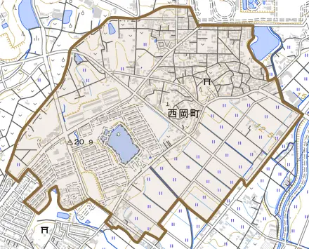 西岡町とその周辺の地図。町の範囲を重ねている