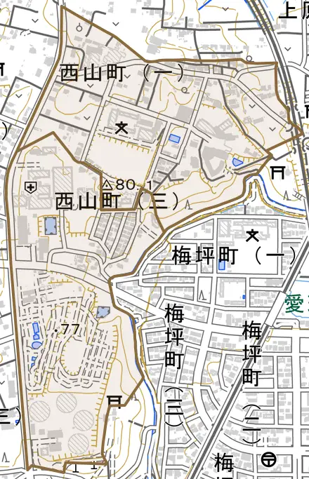 西山町とその周辺の地図。町の範囲を重ねている
