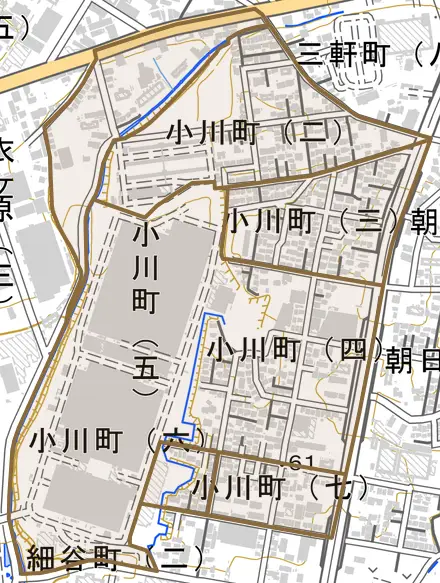 小川町とその周辺の地図。町の範囲を重ねている