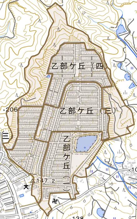 乙部ケ丘とその周辺の地図。町の範囲を重ねている