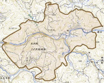 大内町とその周辺の地図。町の範囲を重ねている