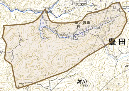 塩ノ沢町とその周辺の地図。町の範囲を重ねている