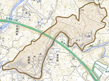 桂野町とその周辺の地図。町の範囲を重ねている