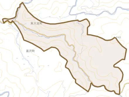 東大見町とその周辺の地図。町の範囲を重ねている