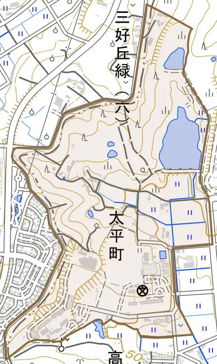 太平町とその周辺の地図。町の範囲を重ねている