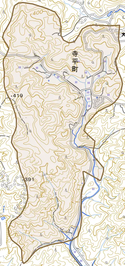 寺平町とその周辺の地図。町の範囲を重ねている