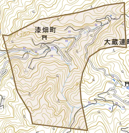 漆畑町とその周辺の地図。町の範囲を重ねている
