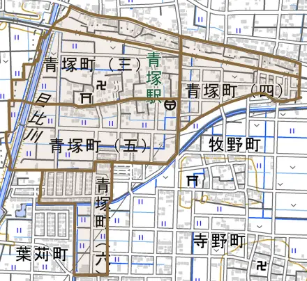 青塚町とその周辺の地図。町の範囲を重ねている