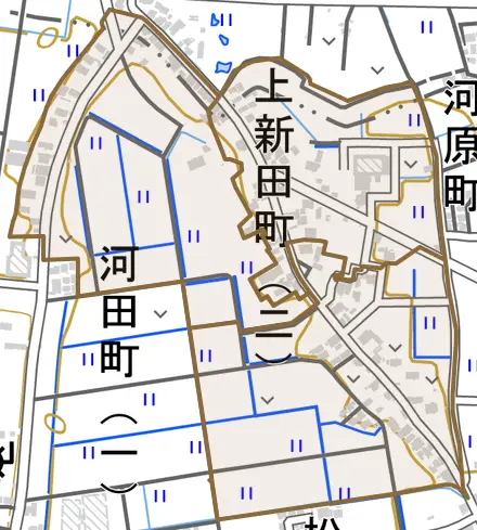 上新田町とその周辺の地図。町の範囲を重ねている