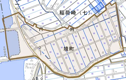境町とその周辺の地図。町の範囲を重ねている