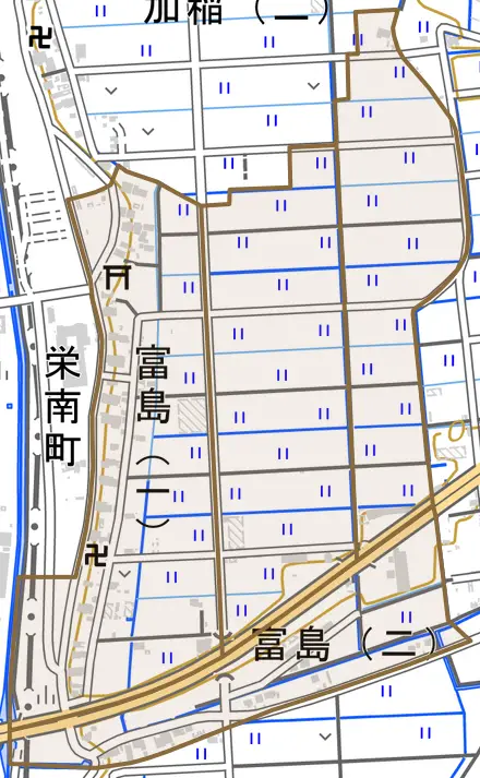 富島とその周辺の地図。町の範囲を重ねている