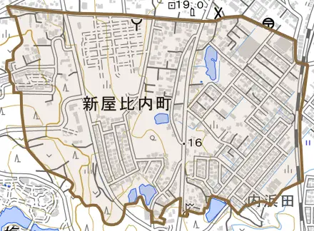 新屋比内町とその周辺の地図。町の範囲を重ねている