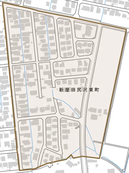 新屋田尻沢東町とその周辺の地図。町の範囲を重ねている