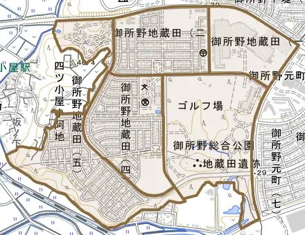 御所野地蔵田とその周辺の地図。町の範囲を重ねている