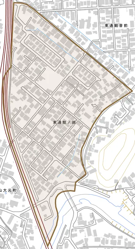 東通館ノ越とその周辺の地図。町の範囲を重ねている