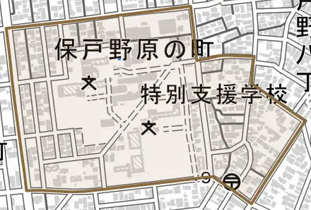 保戸野原の町とその周辺の地図。町の範囲を重ねている