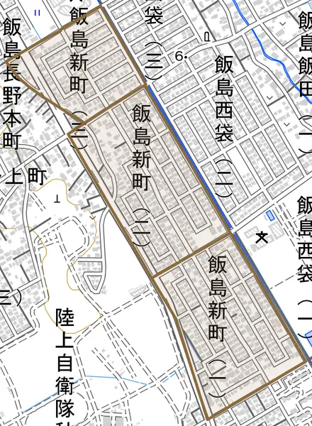飯島新町とその周辺の地図。町の範囲を重ねている