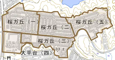 桜ガ丘とその周辺の地図。町の範囲を重ねている