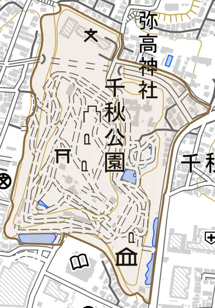 千秋公園とその周辺の地図。町の範囲を重ねている