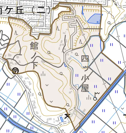 四ツ小屋とその周辺の地図。町の範囲を重ねている