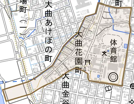 大曲花園町とその周辺の地図。町の範囲を重ねている