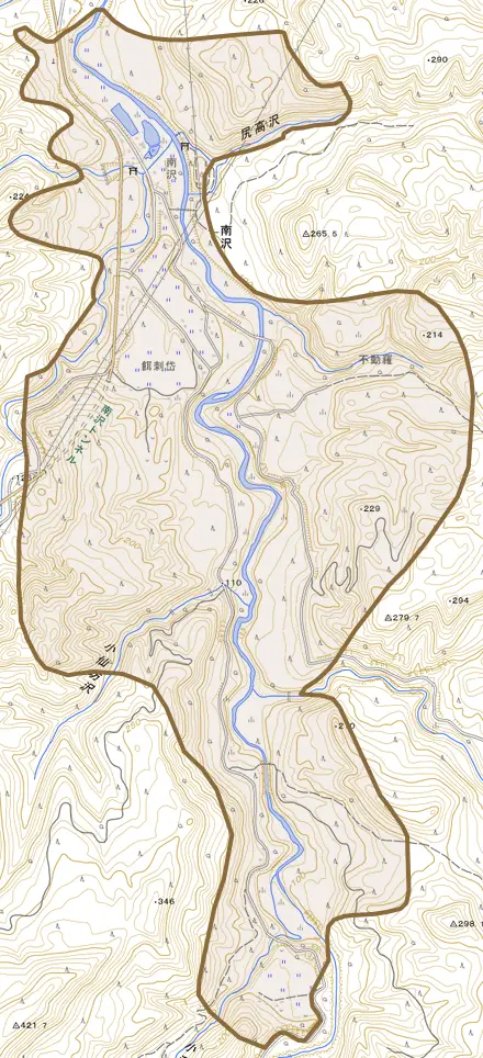 南沢とその周辺の地図。町の範囲を重ねている