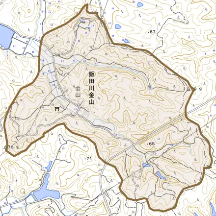 飯田川金山とその周辺の地図。町の範囲を重ねている