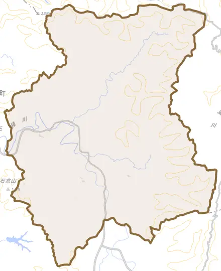 下岩川とその周辺の地図。町の範囲を重ねている