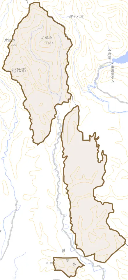二ツ井町梅内とその周辺の地図。町の範囲を重ねている