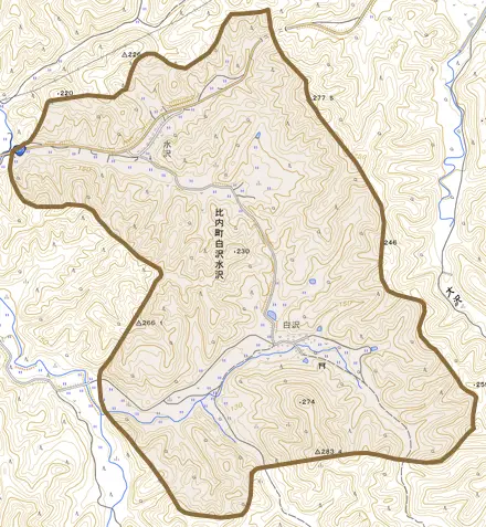 比内町白沢水沢とその周辺の地図。町の範囲を重ねている