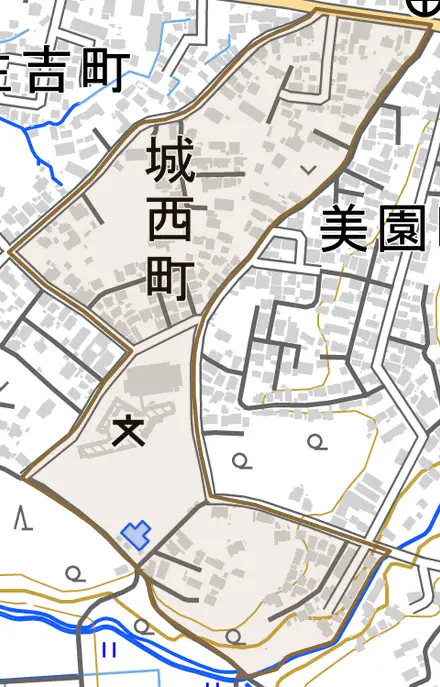 城西町とその周辺の地図。町の範囲を重ねている