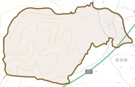 大披とその周辺の地図。町の範囲を重ねている
