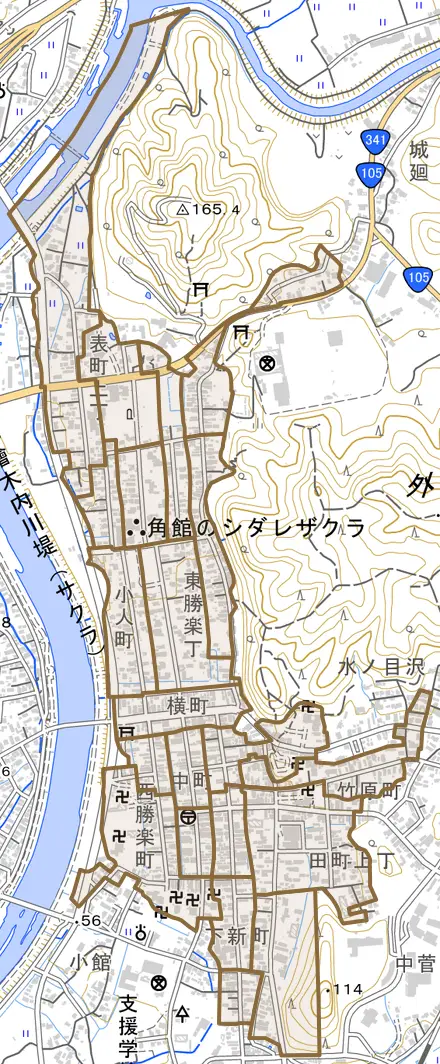 角館町とその周辺の地図。町の範囲を重ねている