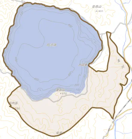 田沢湖潟とその周辺の地図。町の範囲を重ねている