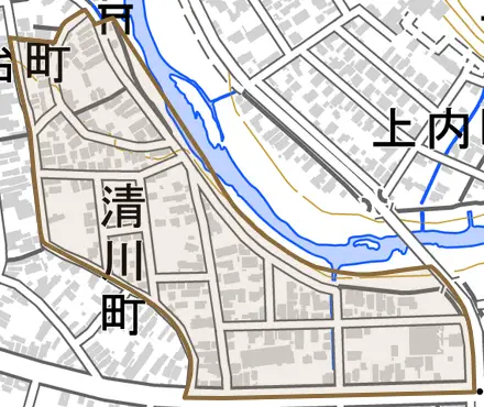 清川町とその周辺の地図。町の範囲を重ねている