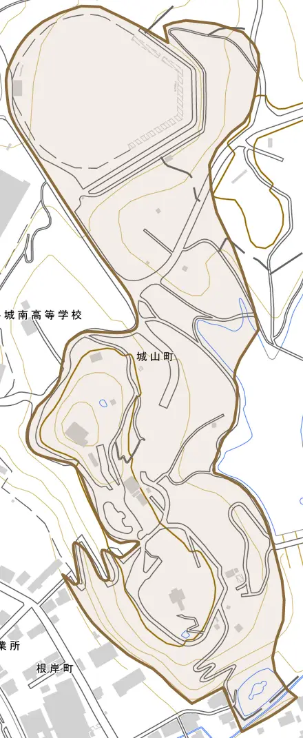 城山町とその周辺の地図。町の範囲を重ねている