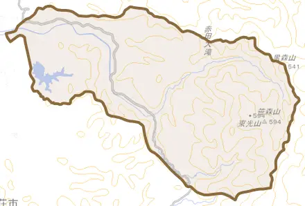 赤田とその周辺の地図。町の範囲を重ねている