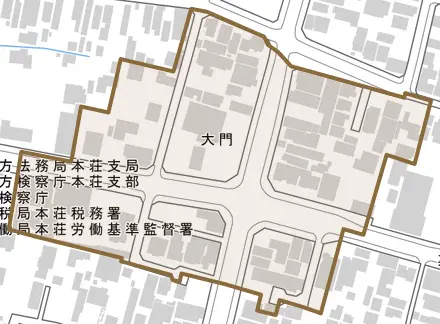 大門とその周辺の地図。町の範囲を重ねている